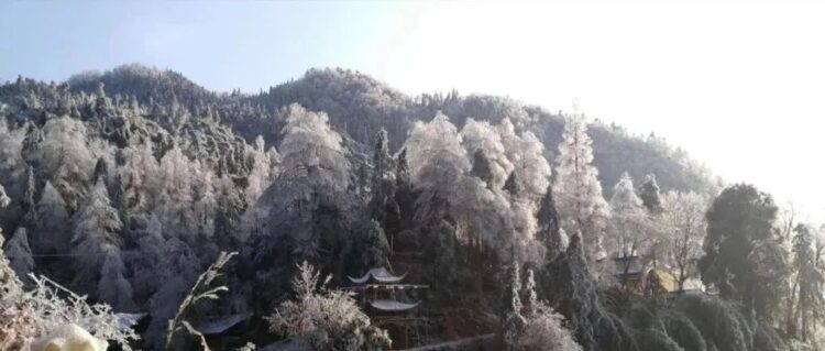 芙蓉峰上的雪